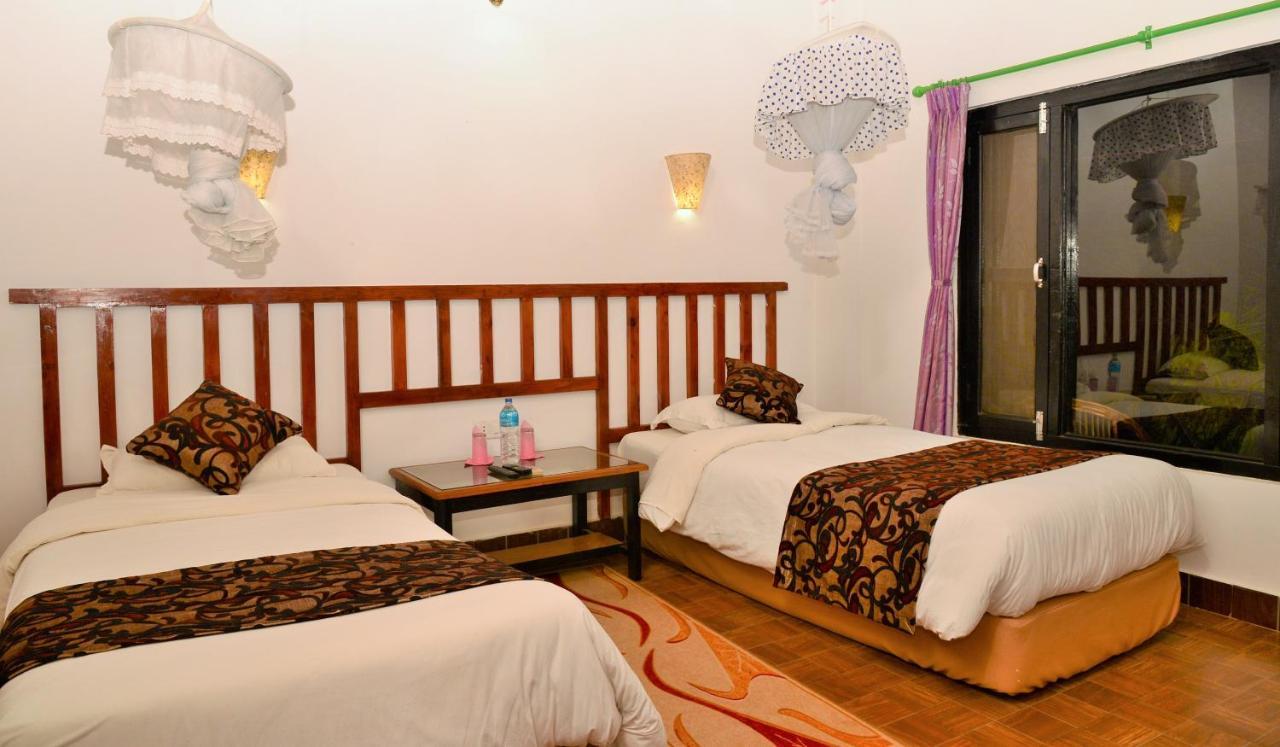 Hotel Parkside & Swimming Pool-Between Greenery And Azure ,Your Perfect Retreat Chitwan Luaran gambar