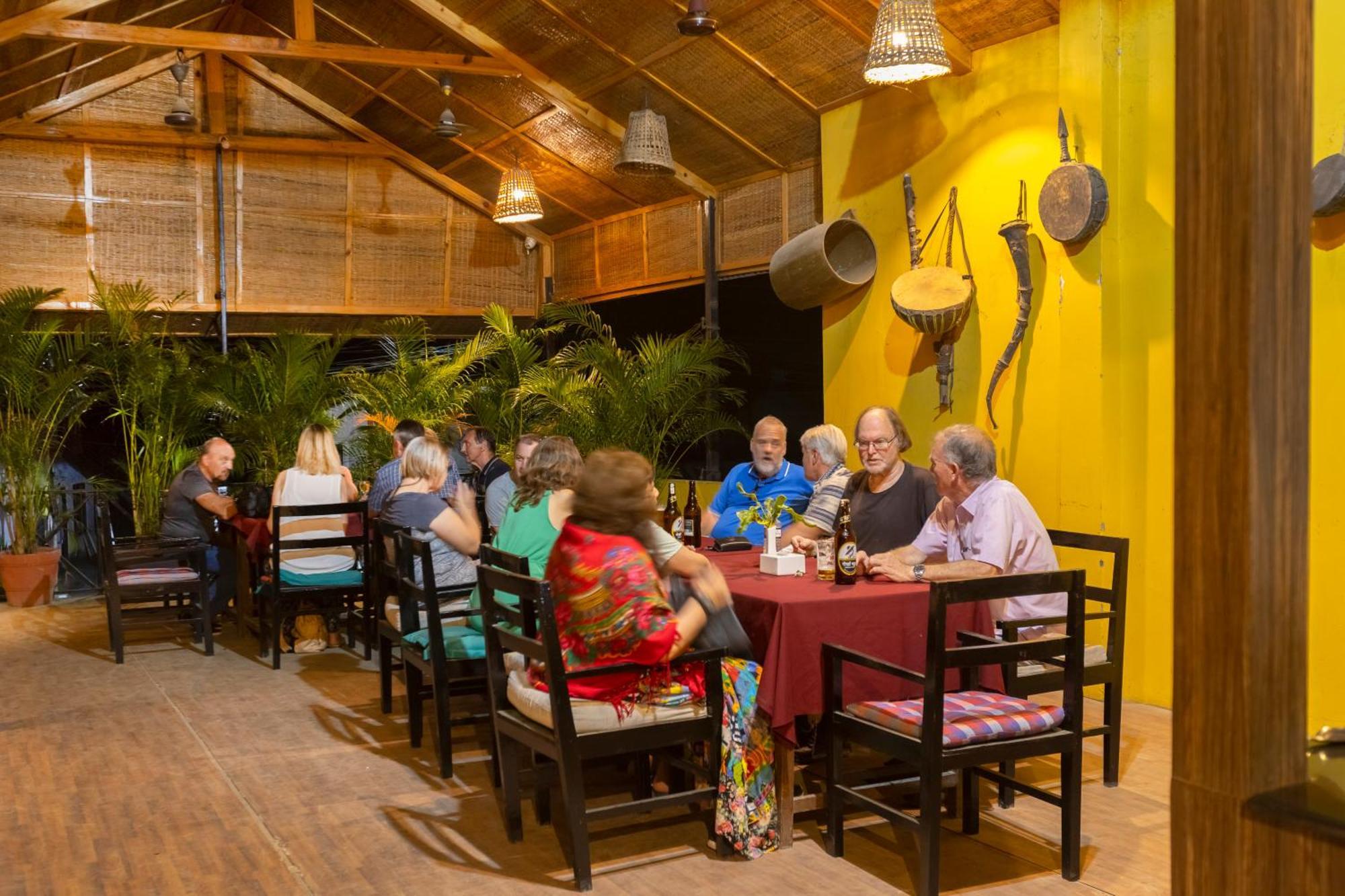 Hotel Parkside & Swimming Pool-Between Greenery And Azure ,Your Perfect Retreat Chitwan Luaran gambar