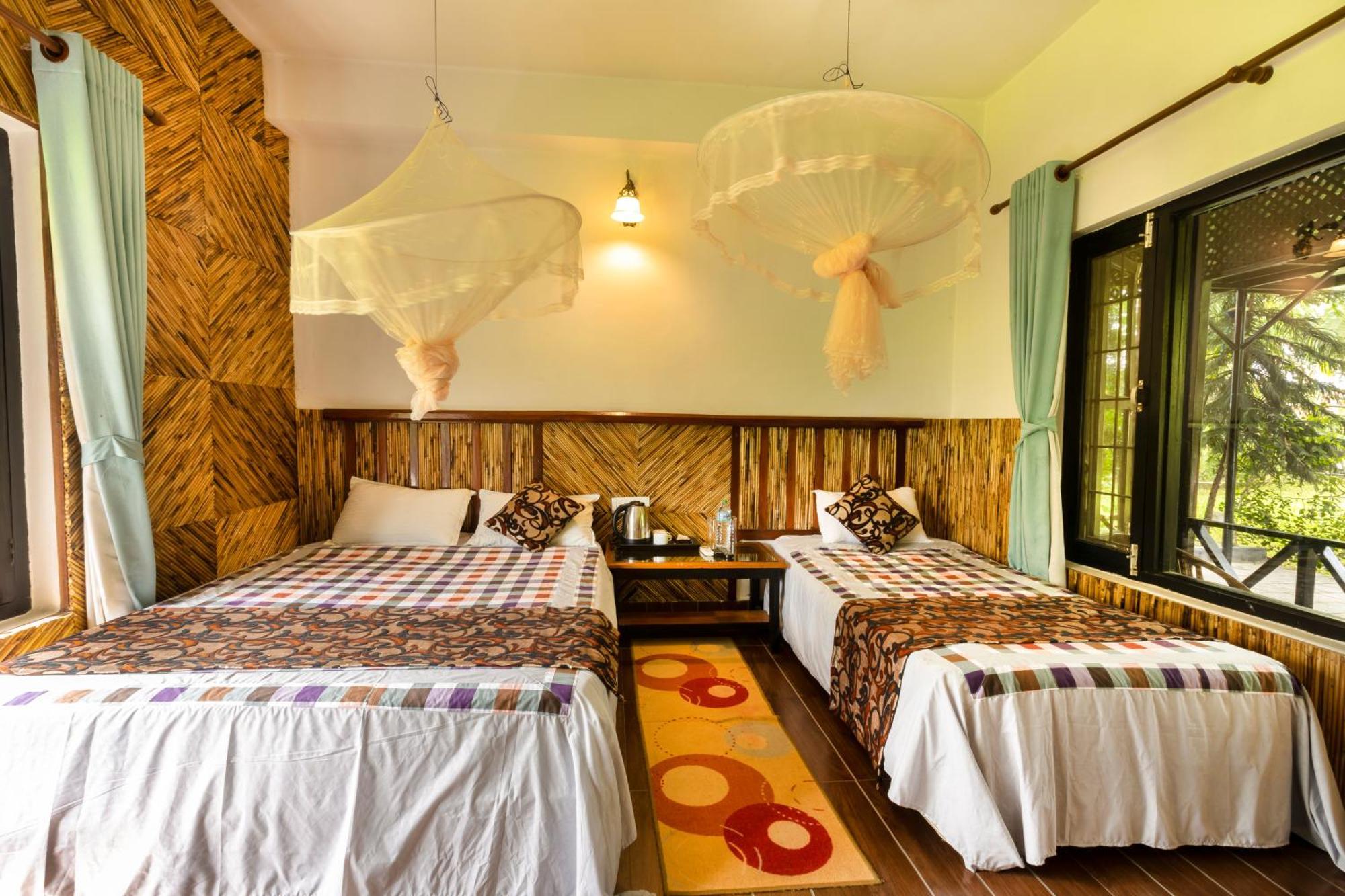 Hotel Parkside & Swimming Pool-Between Greenery And Azure ,Your Perfect Retreat Chitwan Luaran gambar