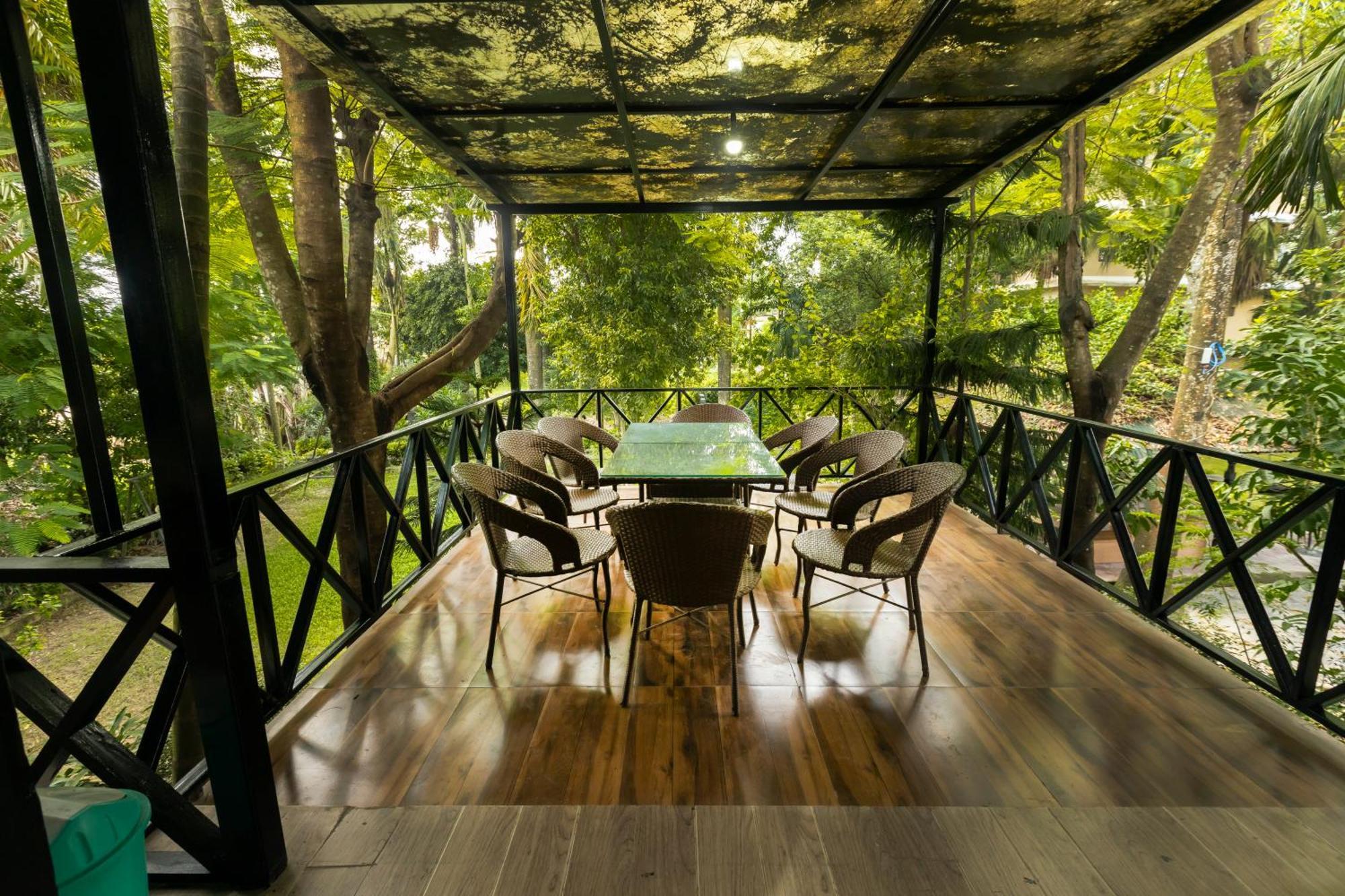 Hotel Parkside & Swimming Pool-Between Greenery And Azure ,Your Perfect Retreat Chitwan Luaran gambar